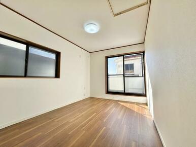 「2階洋室約7帖」