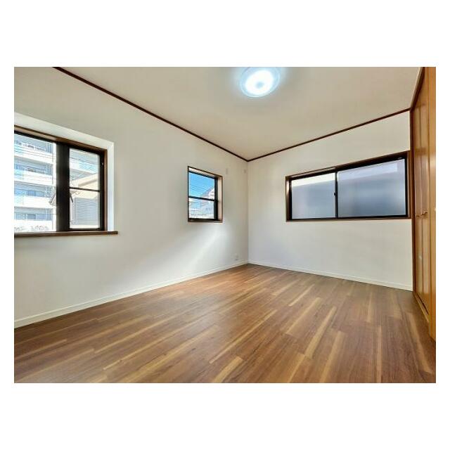 「2階北側洋室約6帖」