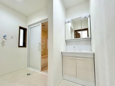 「脱衣所」洗面台新品交換済み