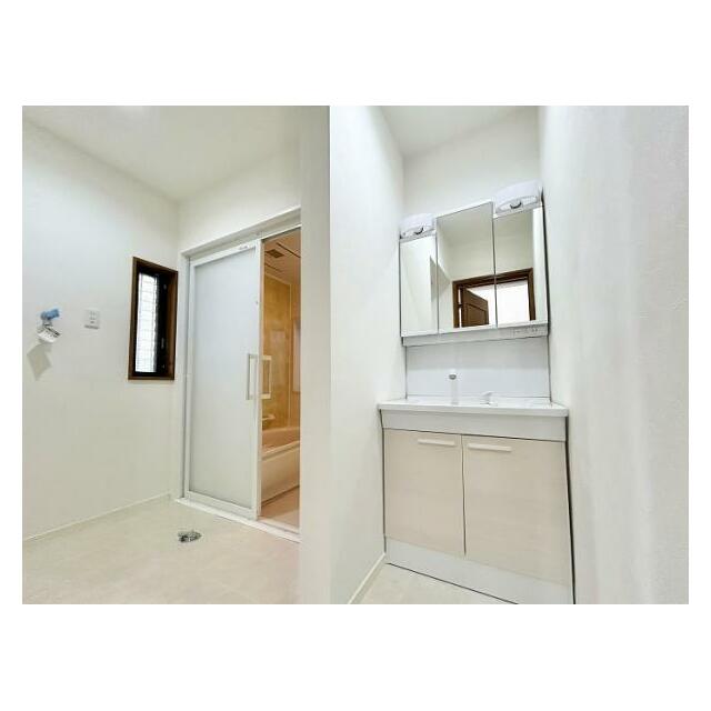 「脱衣所」洗面台新品交換済み