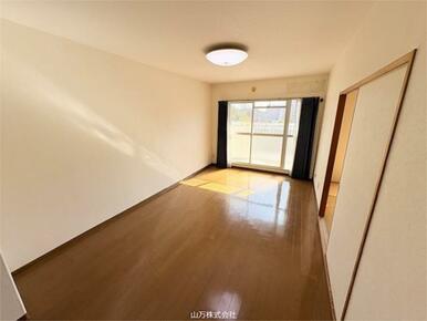 広々リビングダイニング