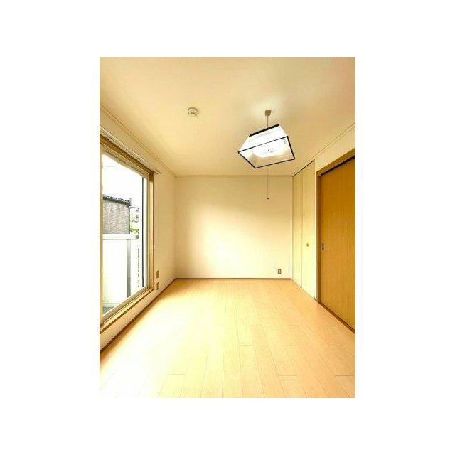 個人の部屋や寝室として使える洋室です