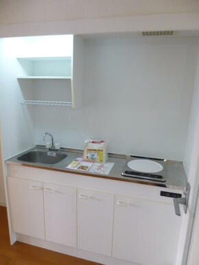 【別号室参考写真】キッチンスペースです。