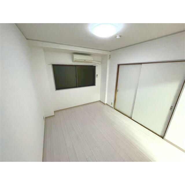 原状回復工事中のため、同タイプの別部屋の写真を使用しております。