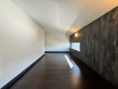 高さは中腰姿勢くらいですが広さがあります。