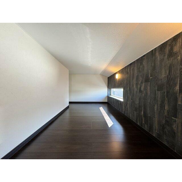 高さは中腰姿勢くらいですが広さがあります。