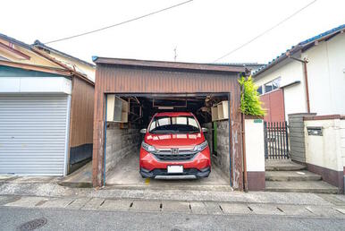 駐車スペースは増設可能です！お安く増設できますのでご相談ください。