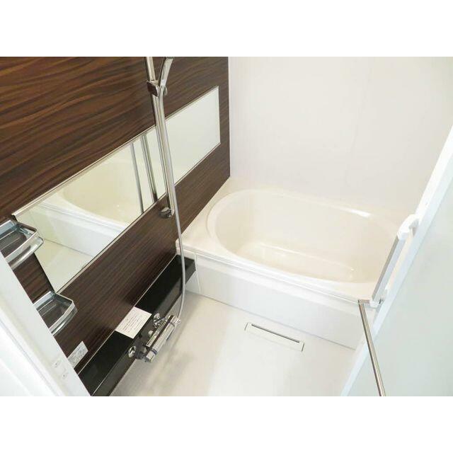 雨の日のお洗濯物も安心の浴室暖房乾燥機付き