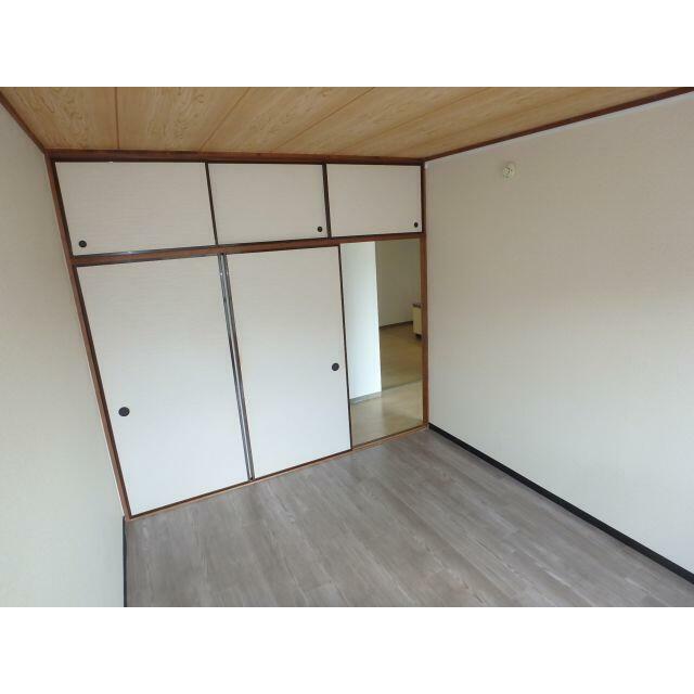 洋室６帖・収納スペース有り