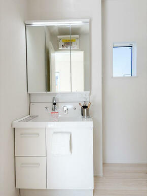 一日の始まりは洗面所から。さぁ顔を洗って気合を入れよう