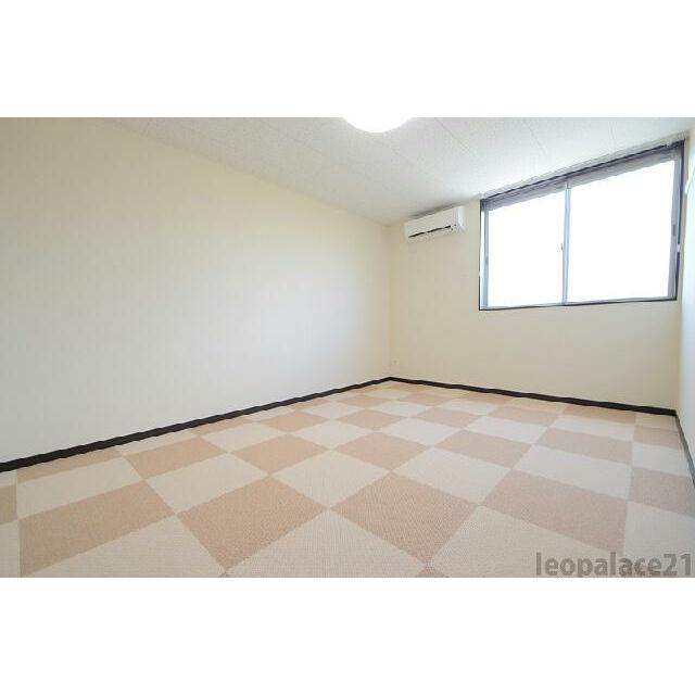 2Ｆのお部屋はカーペットです。