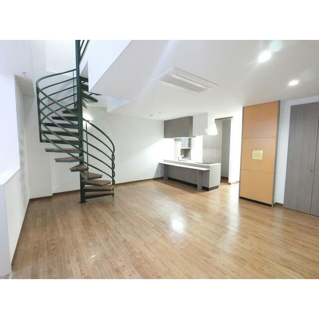 LDKに螺旋階段有り☆