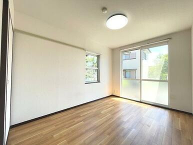 ２面採光の明るいお部屋