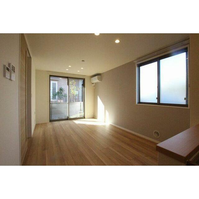 ＜ＬＤＫ＞キッチン側より撮影。ゆったりとした広さがあるリビングになっています。