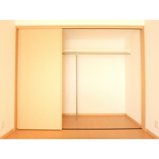 たっぷり収納できるクローゼット