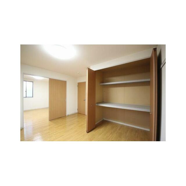 洋室収納がございます