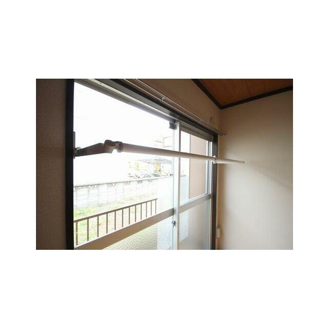 室内物干しの設置があるため、雨の日でも洗濯物を干すことが可能です。