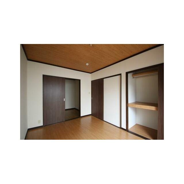 洋室５．６帖　収納