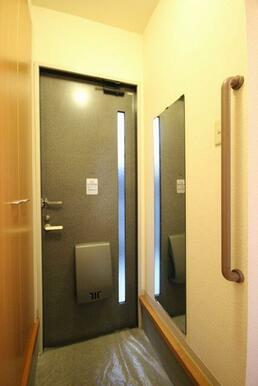 玄関にはシューズボックスがございます