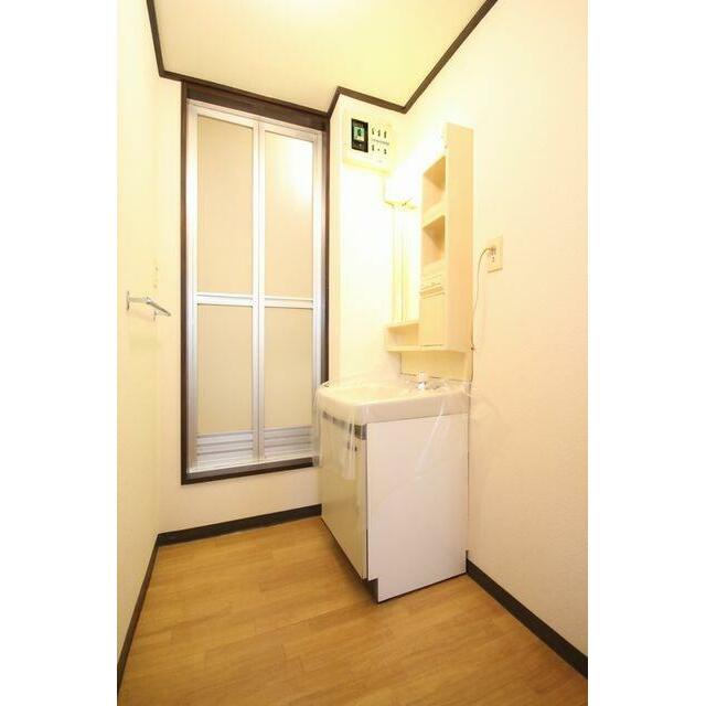 独立洗面台　洗濯機置き場