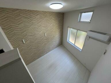 階段から室内を望む（※写真は102号室のもの）