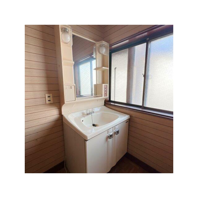 使いやすい独立洗面台です
