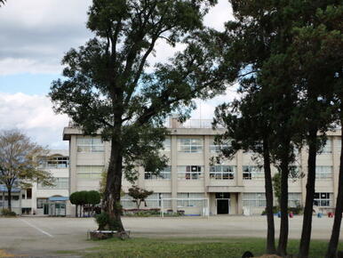 名和小学校