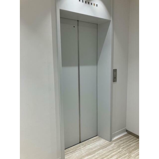 1Fエレベータ