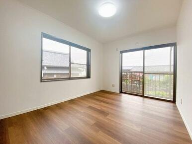 「２階南東洋室」入口側からの写真です