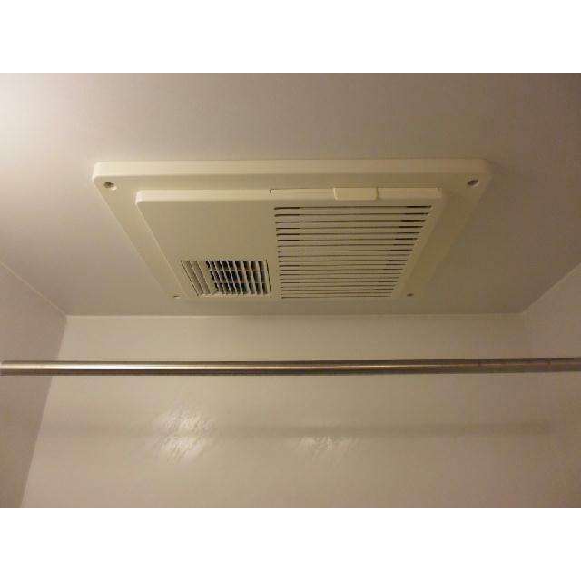 浴室乾燥機が付いています。
