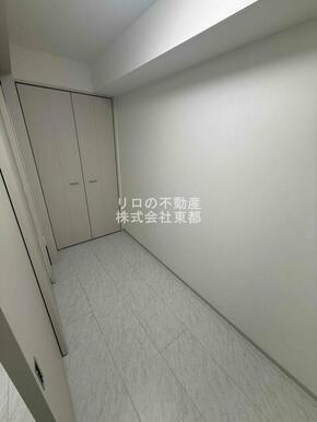 落ち着いた雰囲気で寝室向きのお部屋です♪