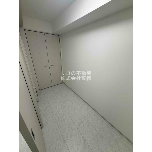 落ち着いた雰囲気で寝室向きのお部屋です♪