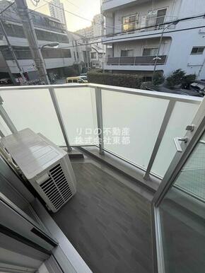 バルコニーがあるので洗濯物を太陽の下で干すことができます♪