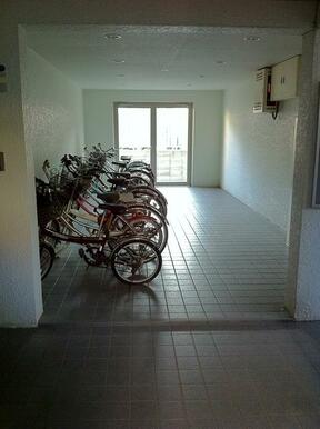 屋内自転車置場