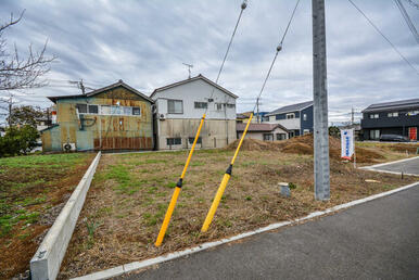 【建築中】実住小学校まで徒歩３分、八街中央中学校まで徒歩９分の子育て環境に恵まれた場所です！