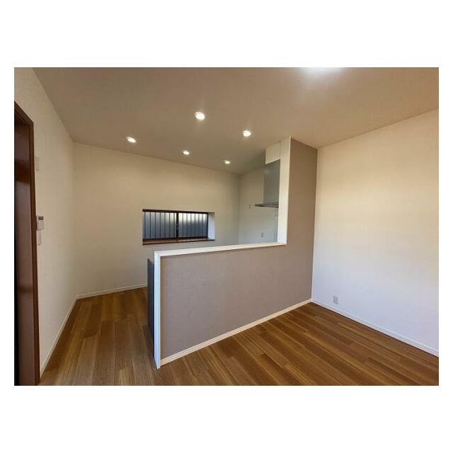 キッチン背面　アクセントクロス