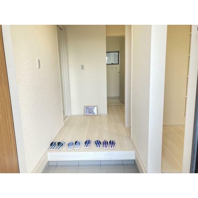 帰ってきたらまずは玄関で消毒や消臭を（5号棟）