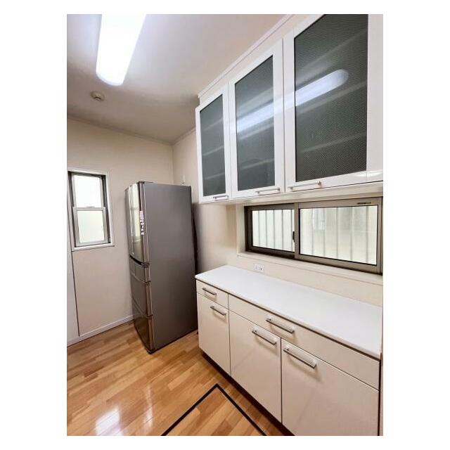 キッチンにはカップボード完備となります