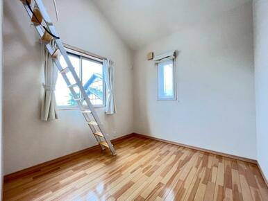 ロフト付き4.5帖ストレージルーム