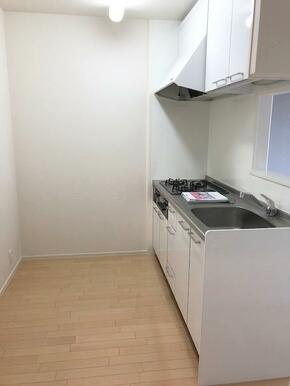 グリル付き３口コンロです。