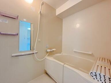 「浴室」新品交換済みのUBの写真です。