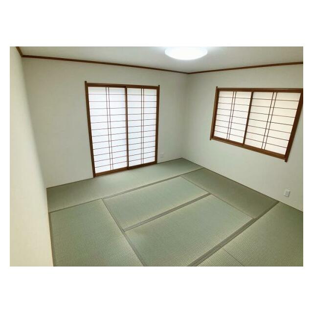 1階和室は畳表替えやクロスの交換を行いました