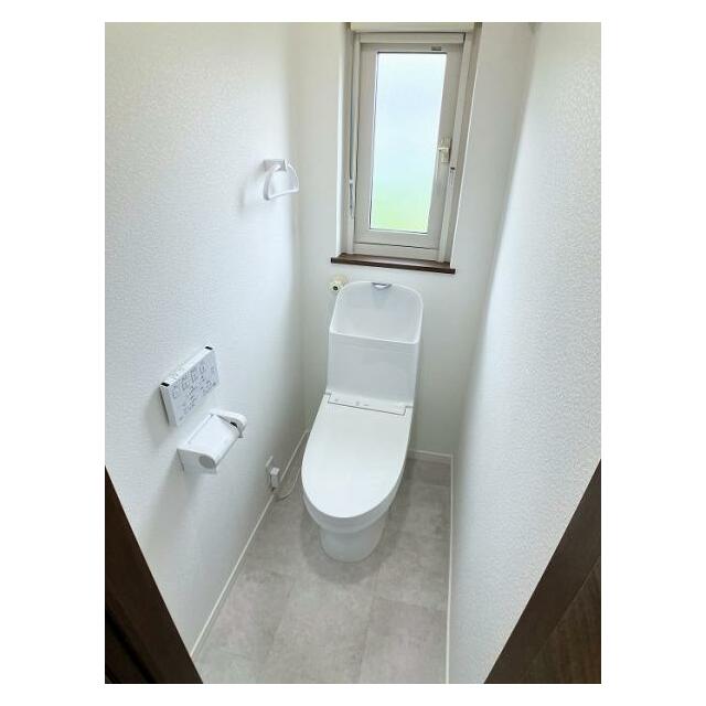 1階と2階のトイレは新品交換しました　ウォシュレット付きです