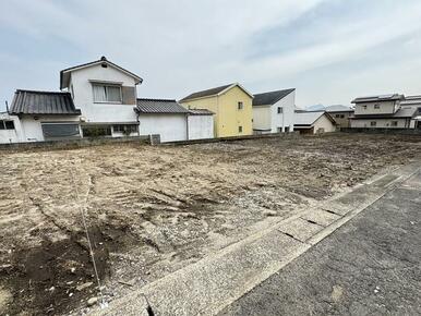 現地写真（２０２４年３月撮影）分筆完了後引き渡し予定となります。（ＡＢＣＤＥのＢＣＤＥ区画）