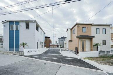 分譲地全体の雰囲気や前面道路との距離感もあわせて確認しやすい現地です。