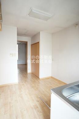 玄関から見たお部屋です☆