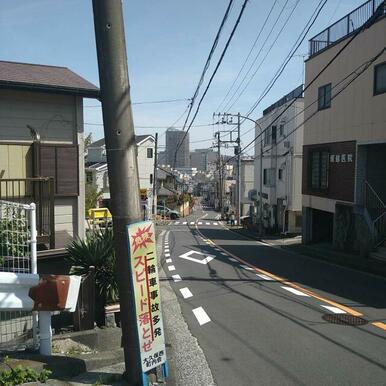 前面道路出たバス通り