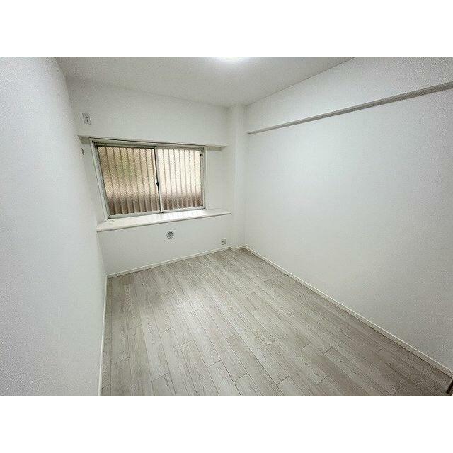 北側洋室約６帖別角度