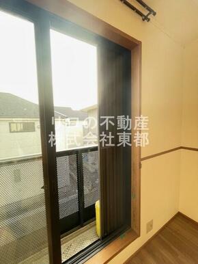 雨戸付なので防犯面でも役立ちますね♪