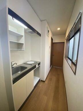 キッチン写真です。(※写真は反転タイプの隣のお部屋のものです)